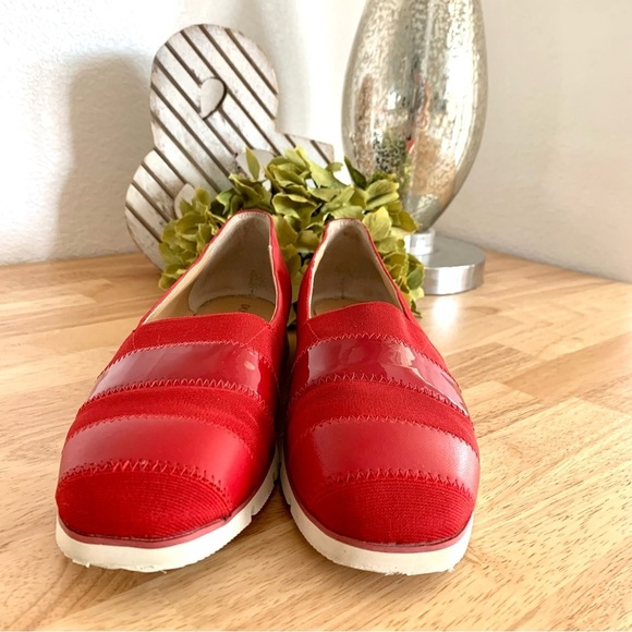 Donald J. Pliner May Women's Pull On Red Loafer Flat Size 7 - Picture 9 of 12
